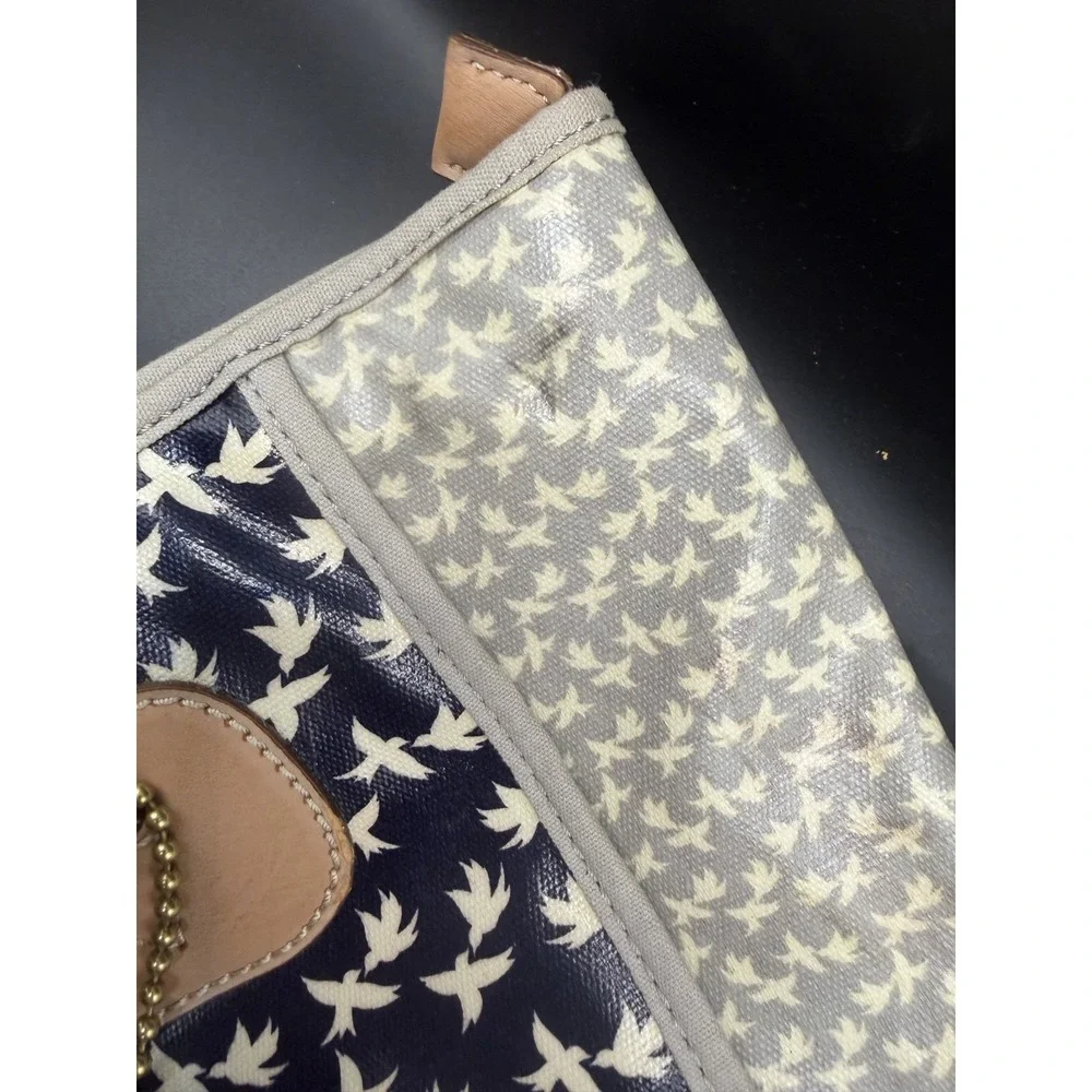 The FOSSIL keyper shopper tote